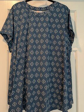 Stunning Blue LuLaRoe Erika